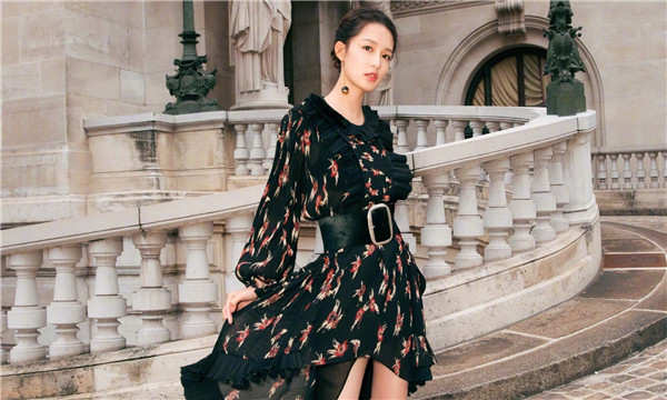 镶黄标题：包生男孩机构：助你成功代怀生子，实现家庭梦想